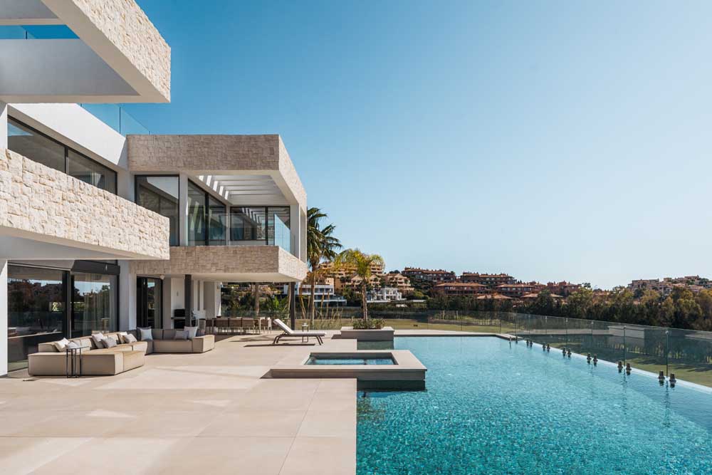 New modern luxury villa in Benahavis