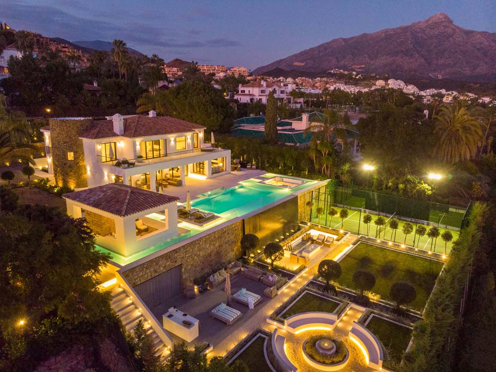 Magnificent villa in Nueva Andalucia