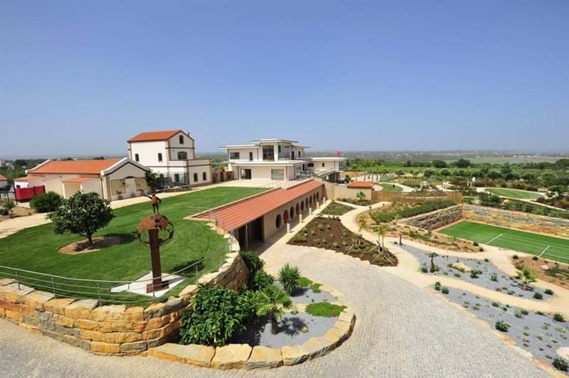 A spectacular villa for sale in Silves , Portugal