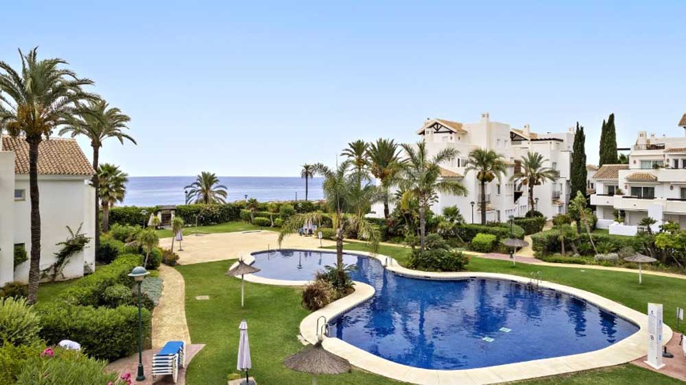 Apartment For Sale in Los Monteros Palm Beach