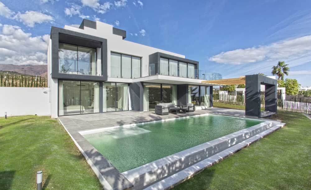 Brand new villa in Estepona