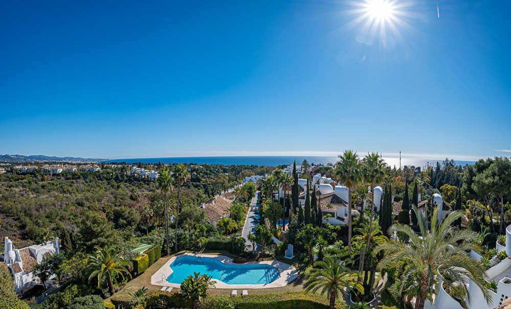 Superbly located penthouse on the golden mile Marbella.