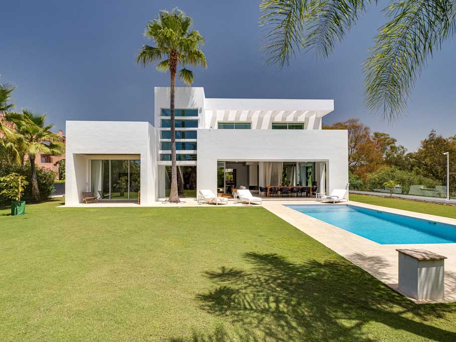 Perfectly presented villa in Casasola, Close to Guadalmina Baja