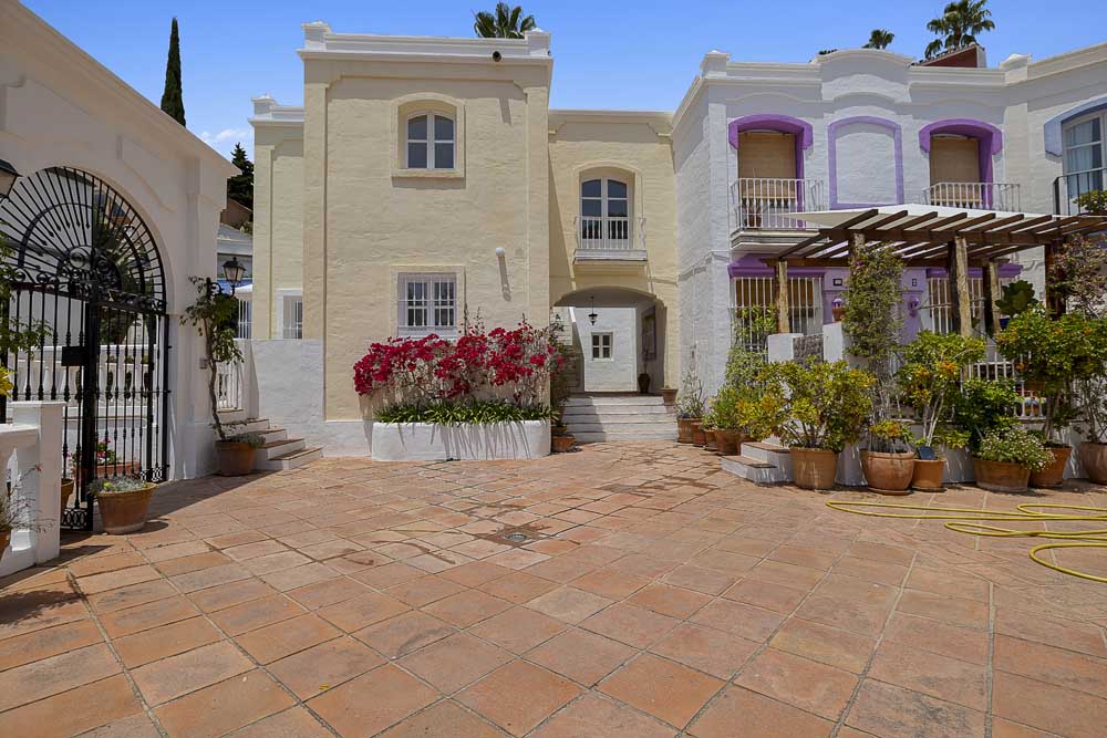 Nicely located townhouse in Benahavis