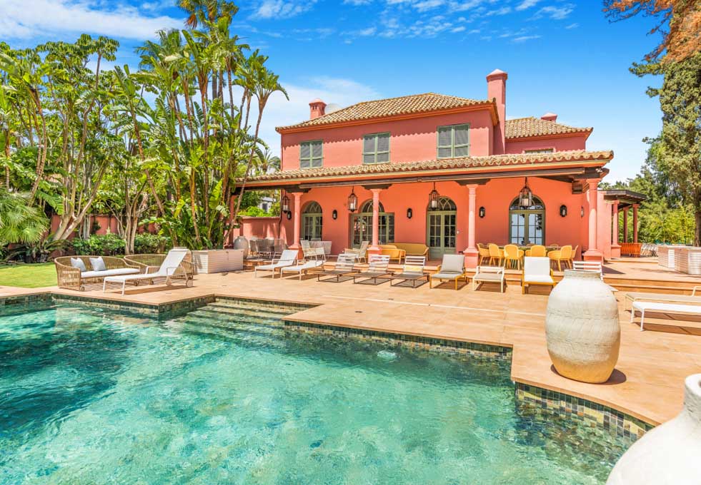 Magnificent six bedroom Villa in Hacienda Las Chapas, Marbella