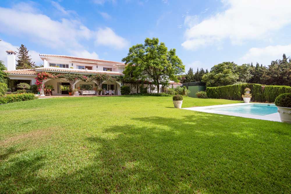 Beautiful south facing villa in Calahonda