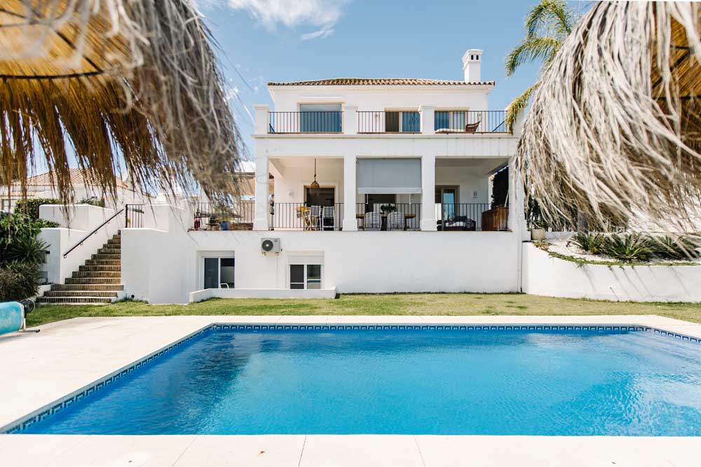 Andalusian style villa in La Resina Golf, Estepona