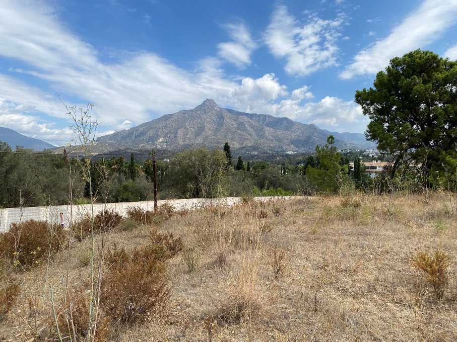 Good investment plot in Puerto Banus