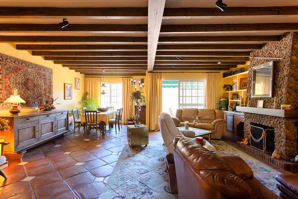 Well presented townhouse in Benahavis pueblo