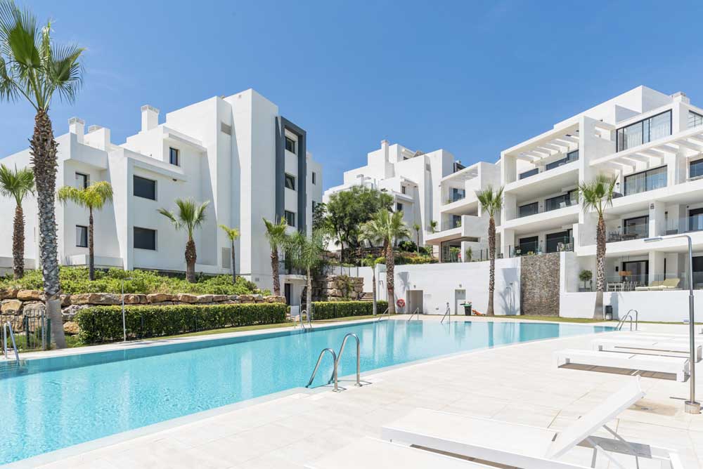 Beautiful large ground floor apartment in Estepona